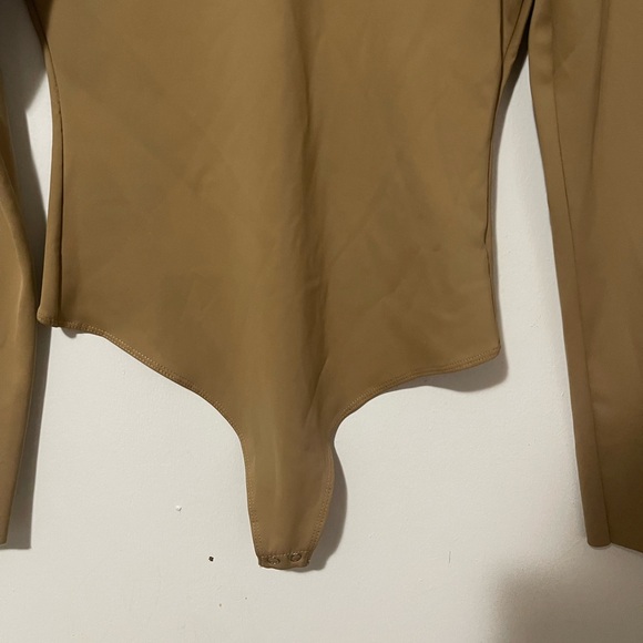 Good American scuba crewmeck bodysuit tan size Large - Picture 7 of 9